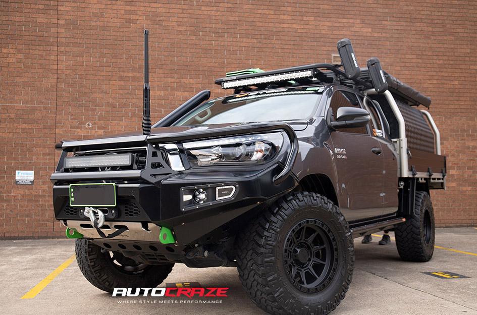 TOYOTA HILUX N80 4WD AX202 CAST IRON BLACK