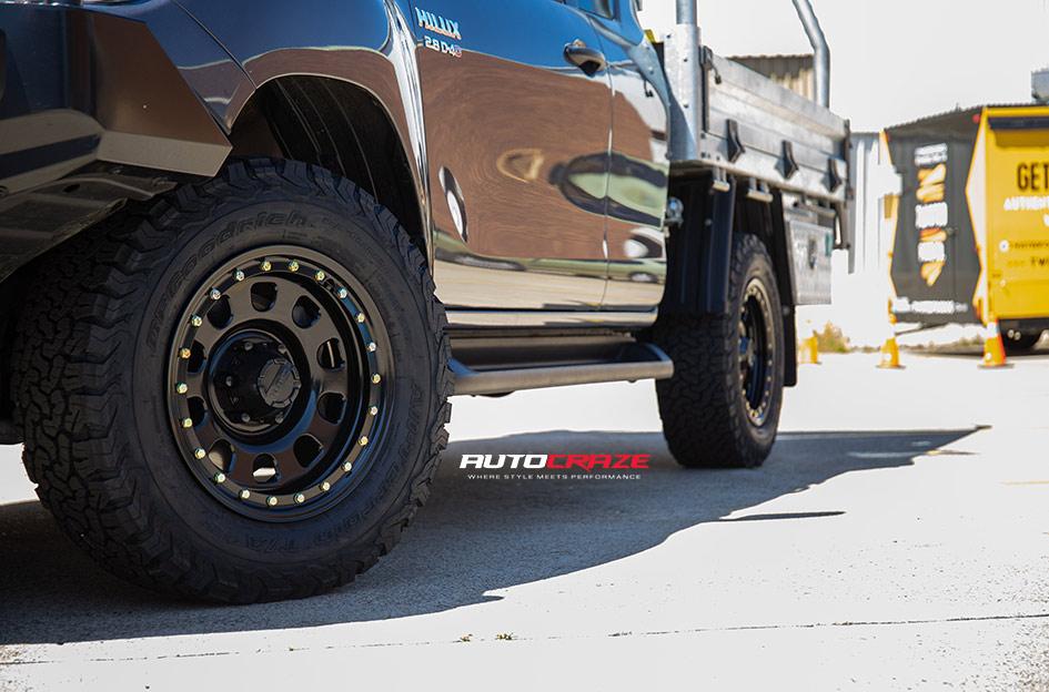 TOYOTA HILUX N80 4WD D LOCKER BLACK