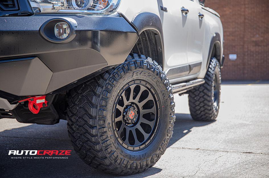 TOYOTA HILUX N80 4WD VICTIM MATTE BLACK