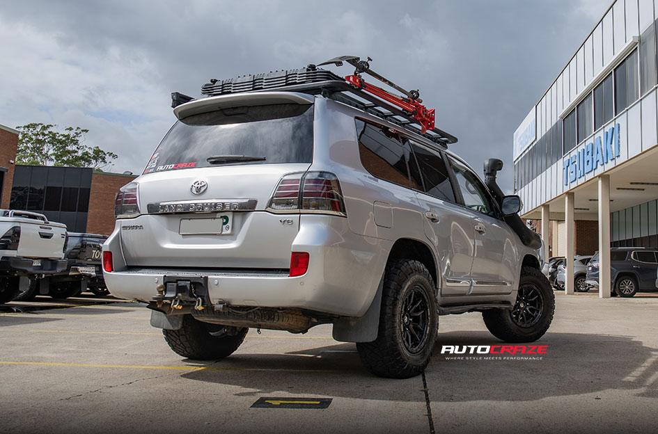 TOYOTA LANDCRUISER REBEL MATTE BLACK