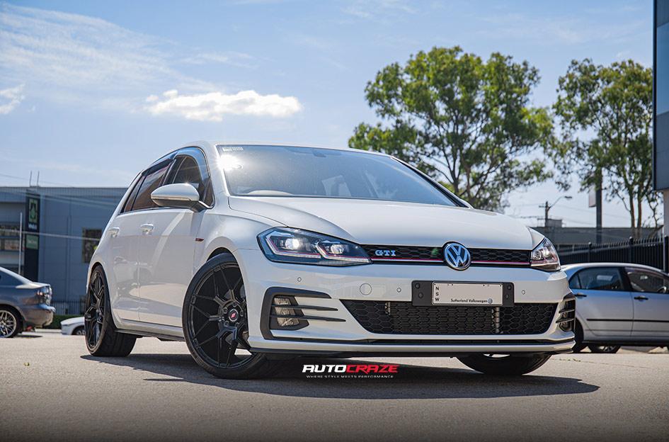 VOLKSWAGEN GOLF IFG 38 BLACK