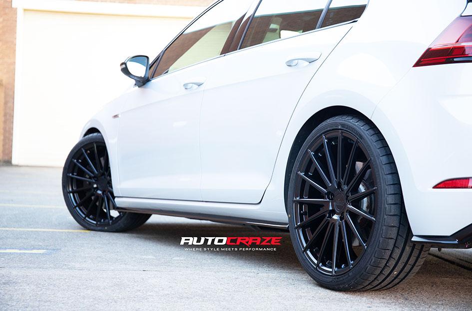 VOLKSWAGEN GOLF MILANO SATIN BLACK