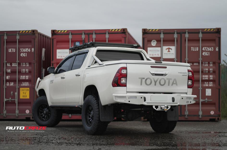 TOYOTA HILUX N80 4WD SLEDGE MATTE BLACK