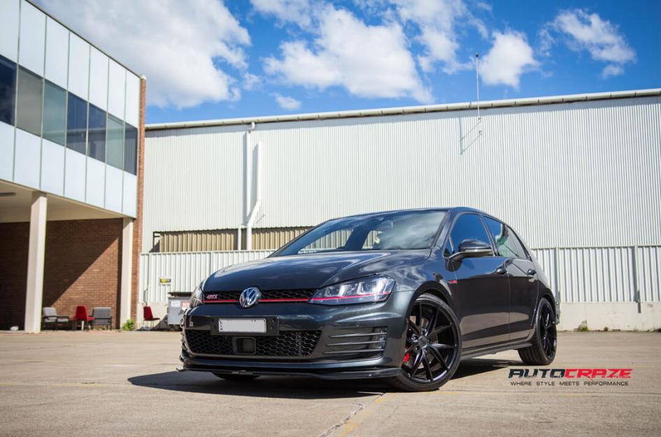 VOLKSWAGEN GOLF MISANO MATTE BLACK