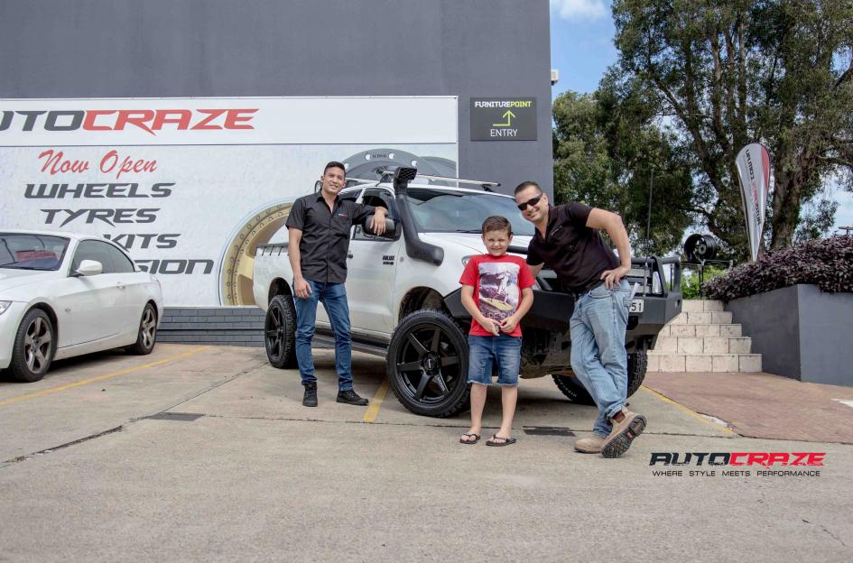 TOYOTA HILUX N70 4WD S6 MATTE BLACK