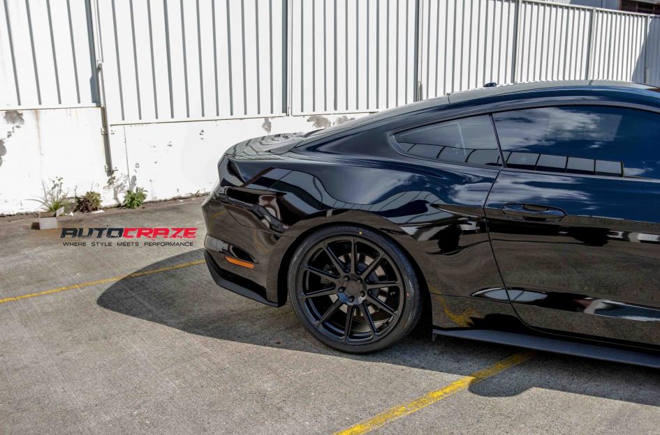 FORD MUSTANG SF04 MATTE BLACK
