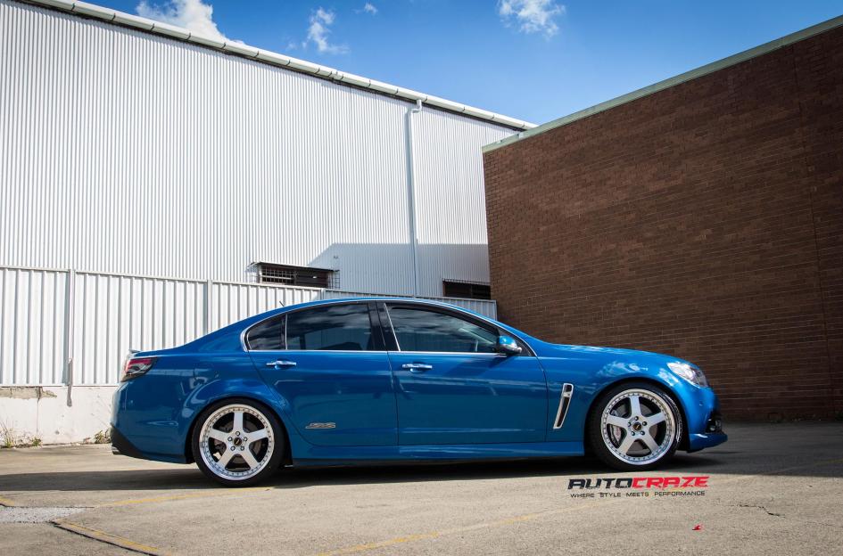 HOLDEN-COMMODORE-FR