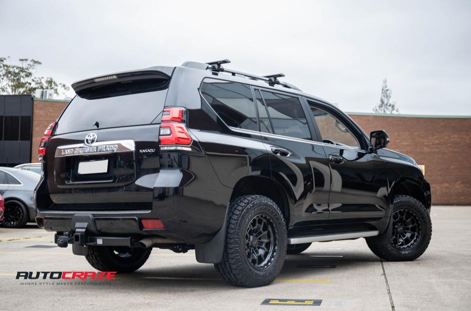 TOYOTA LANDCRUISER SUMMIT SATIN BLACK GREY TINT