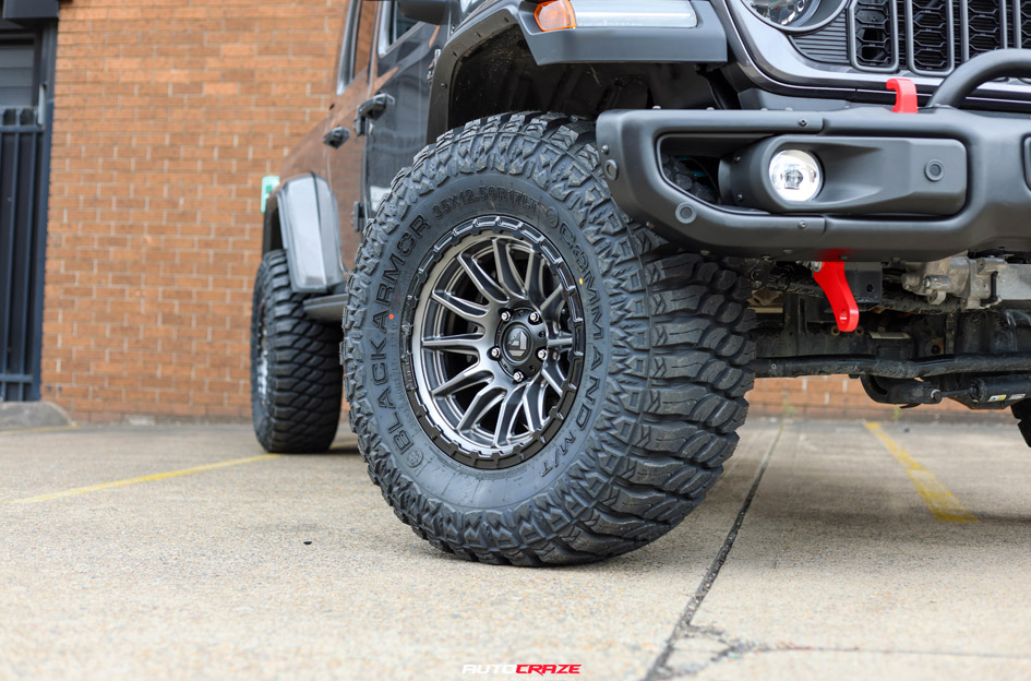 JEEP GLADIATOR FUEL PISTON MATTE GUNMETAL W/ GLOSS BLACK LIP