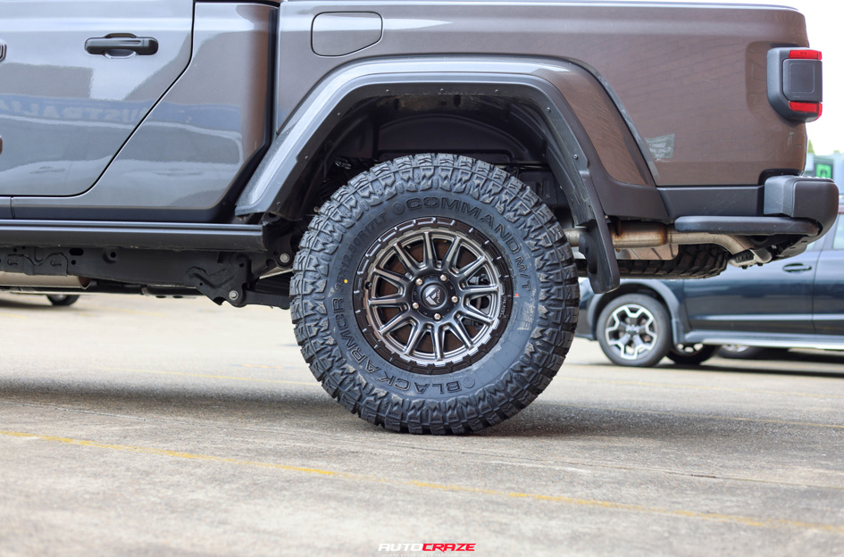 JEEP GLADIATOR FUEL PISTON MATTE GUNMETAL W/ GLOSS BLACK LIP