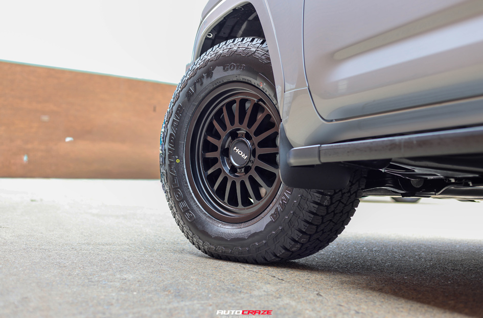 TOYOTA LAND CRUISER 300 ROH APOLLO MATTE BLACK