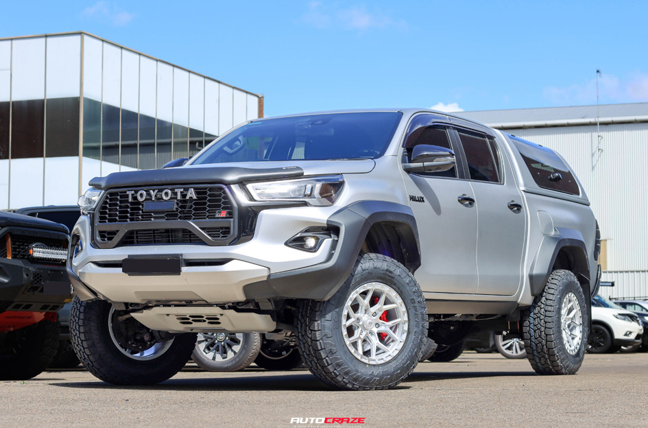 TOYOTA HILUX GR NOMAD SIDE STEPS 4X4 ACCESSORIES