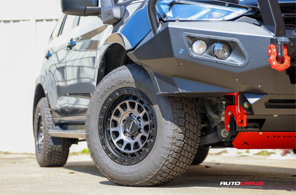 ISUZU MU-X ROH ASSAULT MATT BLACK GRAPHITE FACE
