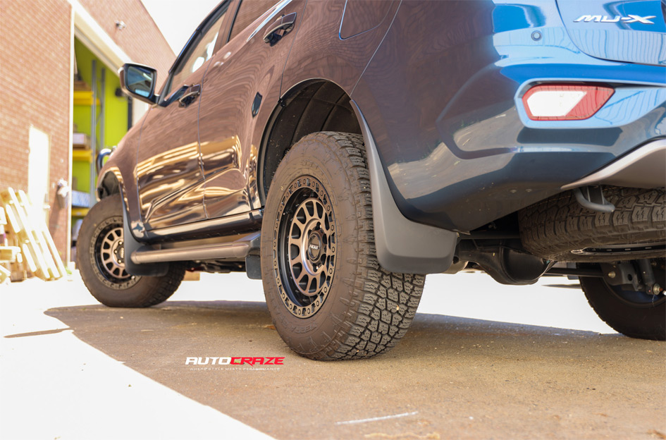 ISUZU MU-X ROH ASSAULT MATT BLACK GRAPHITE FACE