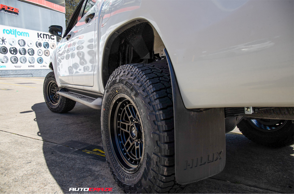 TOYOTA HILUX N80 FUEL NITRO MATTE BLACK