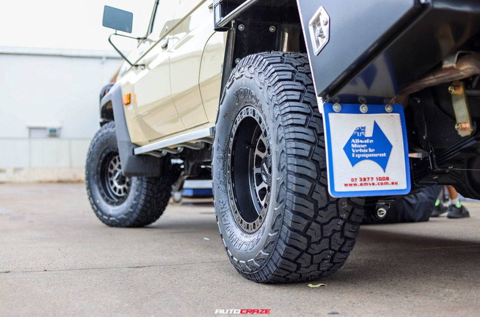 TOYOTA LAND CRUISER 70 SERIES ROH ASSAULT MATTE BLACK WITH BLACK BOLTS AND GRAPHITE FACE