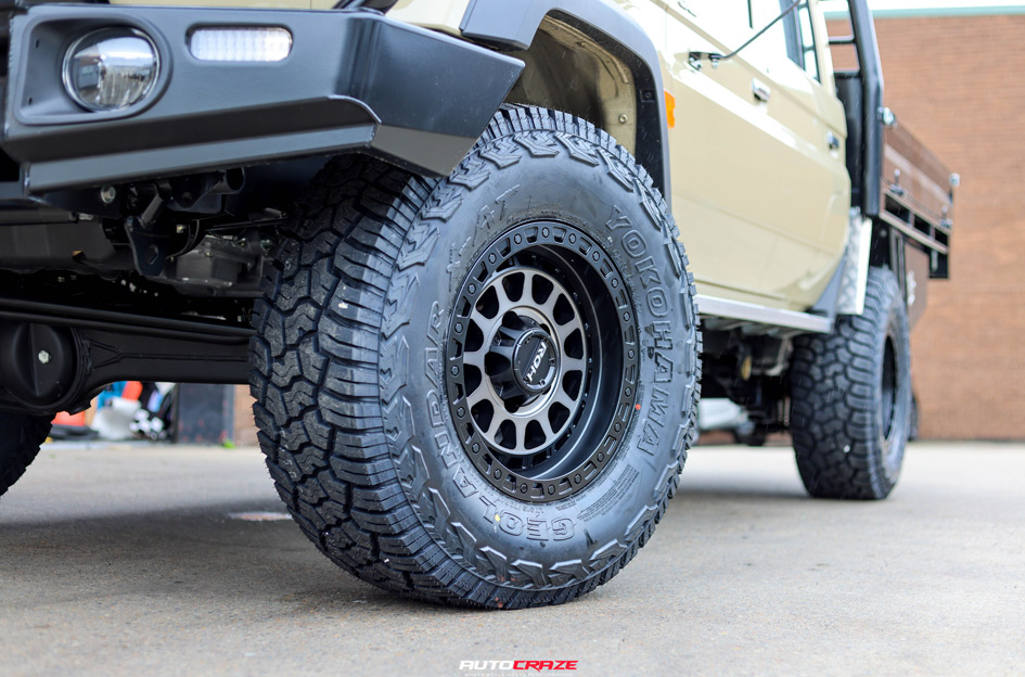 TOYOTA LAND CRUISER 70 SERIES ROH ASSAULT MATTE BLACK WITH BLACK BOLTS AND GRAPHITE FACE