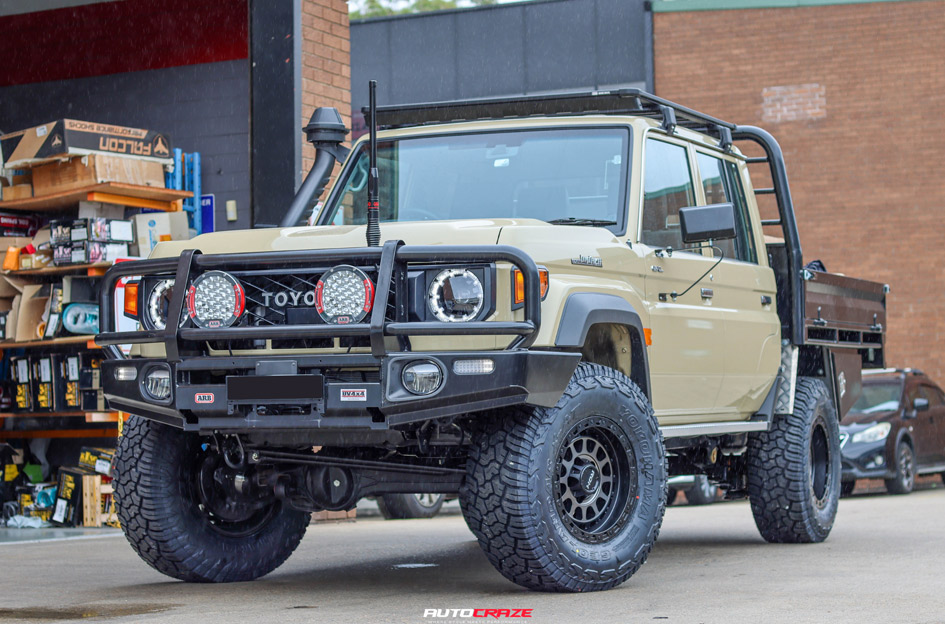 TOYOTA LAND CRUISER 70 SERIES ROH ASSAULT MATTE BLACK WITH BLACK BOLTS AND GRAPHITE FACE