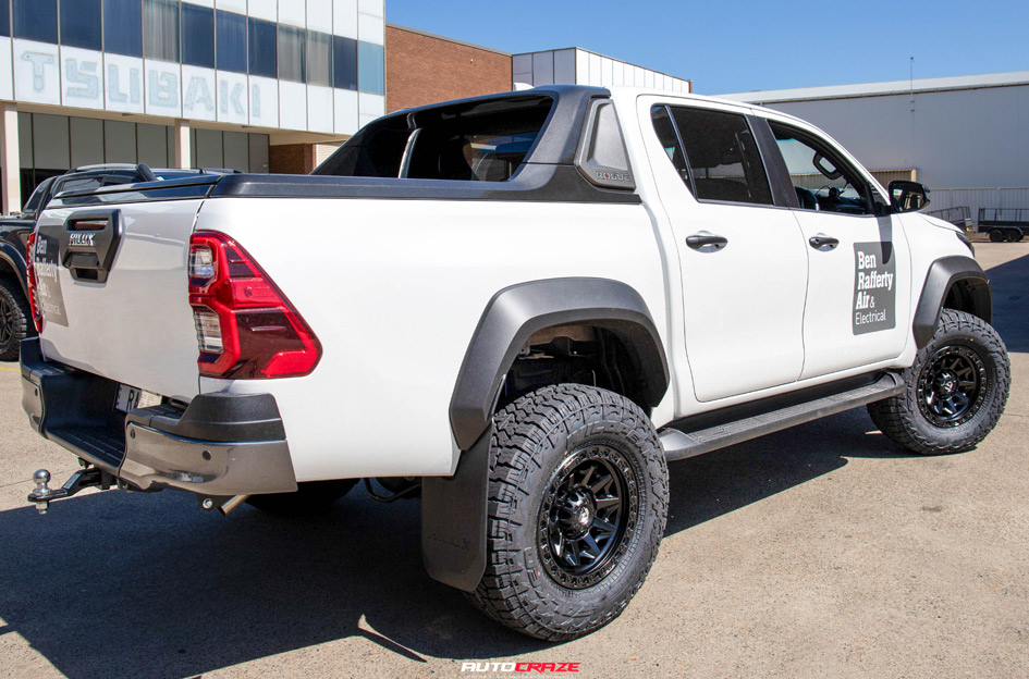 TOYOTA HILUX FUEL COVERT MATTE BLACK