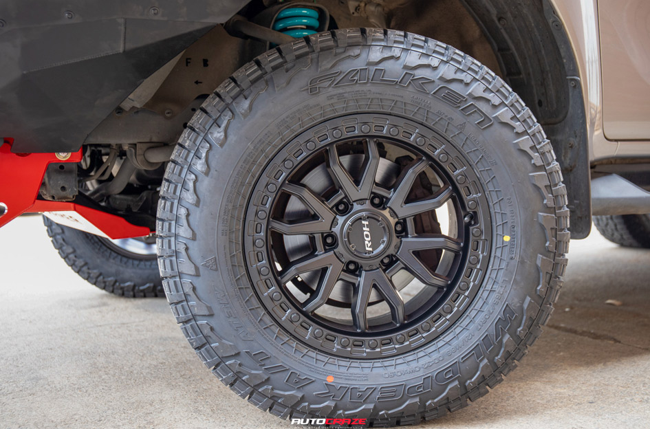 TOYOTA HILUX ROH RAID MATTE BLACK
