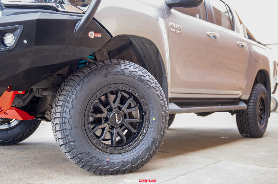 TOYOTA HILUX ROH RAID MATTE BLACK