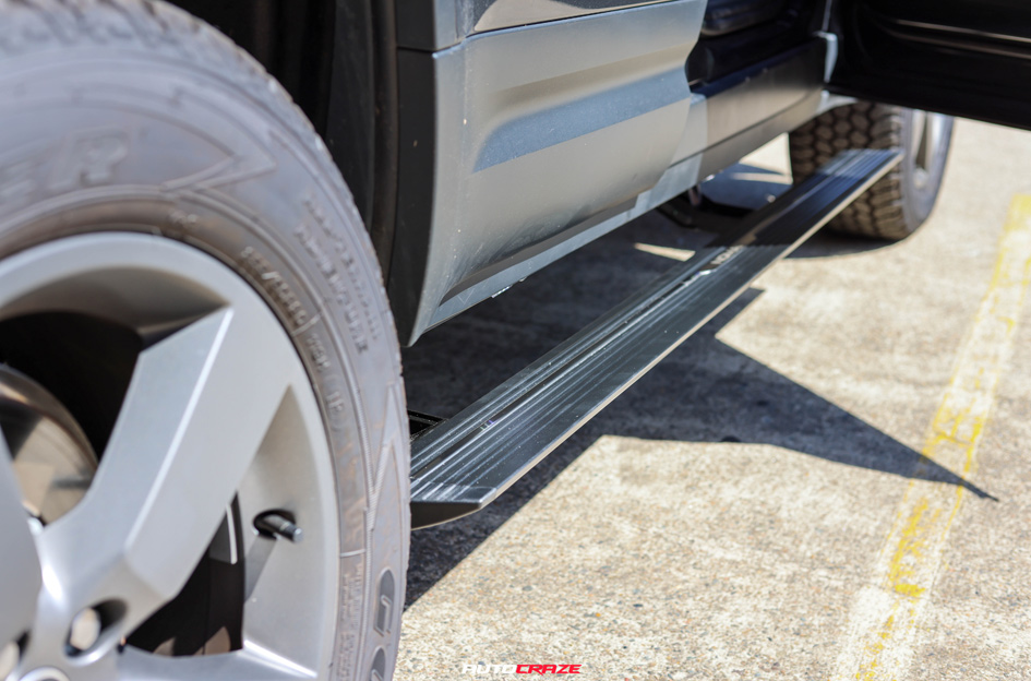 LAND ROVER DEFENDER NOMAD SIDE STEPS