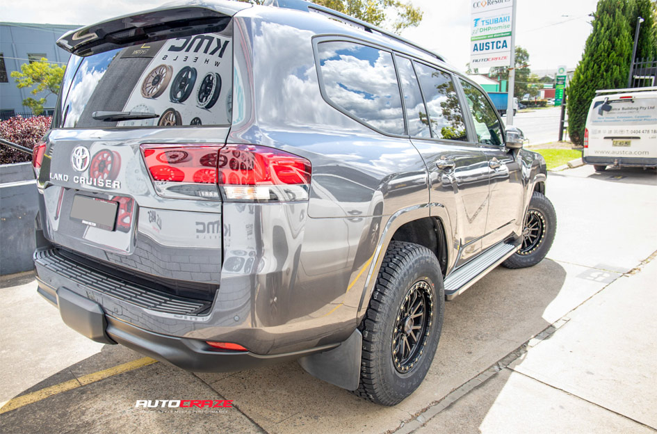 TOYOTA LANDCRUISER PRADO 300 SERIES NOMAD N133 SATIN BLACK