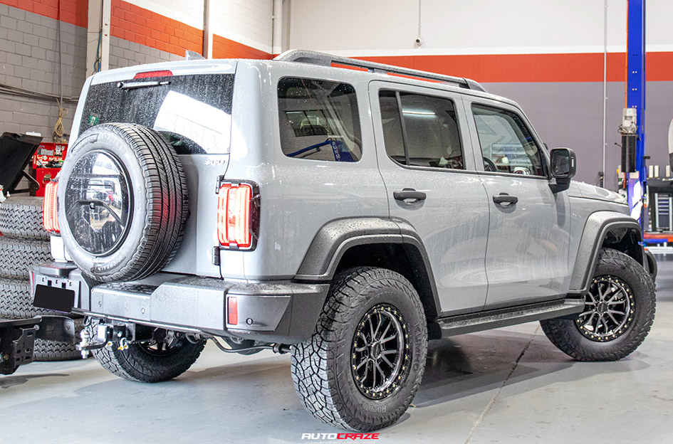 GWM TANK 300 NOMAD N133 GLOSS BLACK DARK TINT