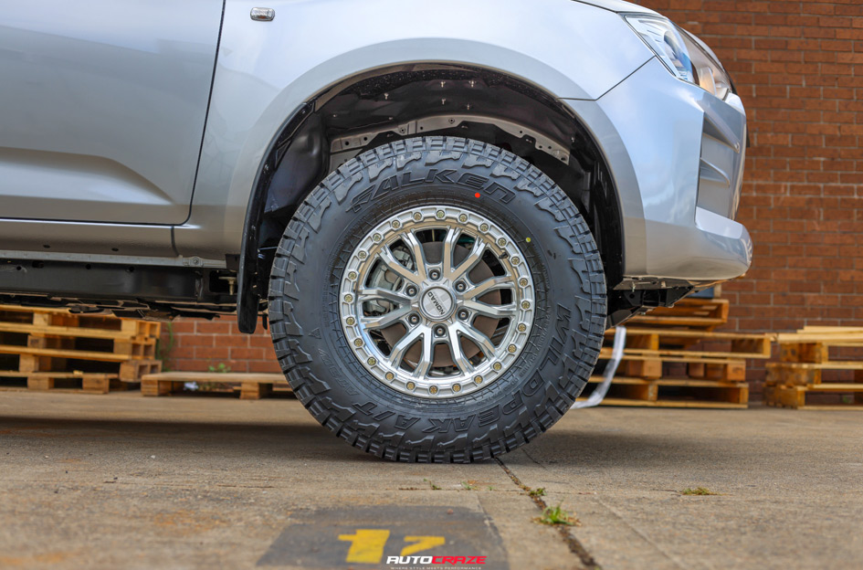 ISUZU D-MAX NOMAD N133 SILVER MACHINED FACE