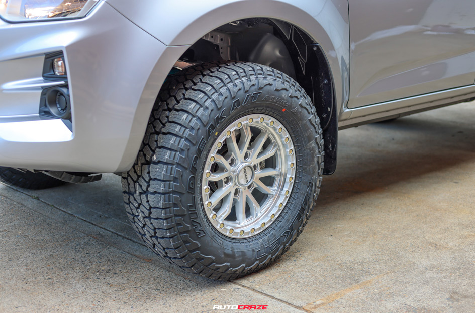 ISUZU D-MAX NOMAD N133 SILVER MACHINED FACE