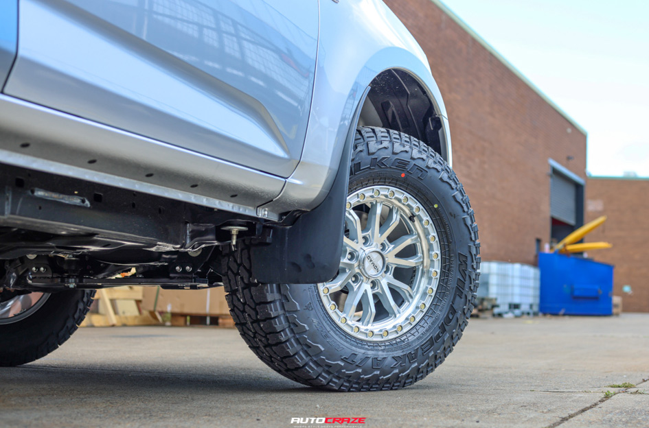 ISUZU D-MAX NOMAD N133 SILVER MACHINED FACE