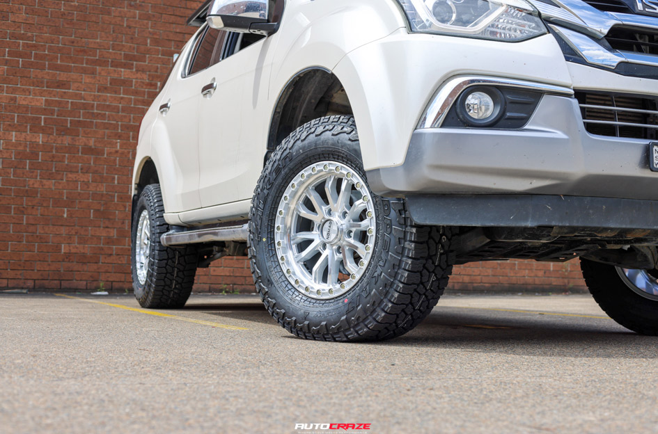 ISUZU MU-X NOMAD N133 SILVER MACHINED FACE