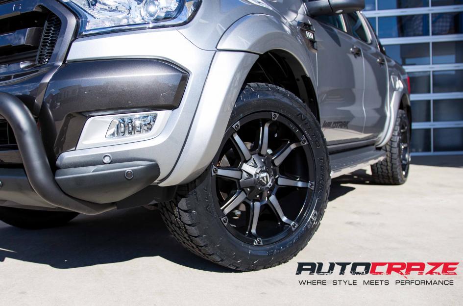 FORD RANGER COUPLER BLACK MACHINED WITH DARK TINT 4