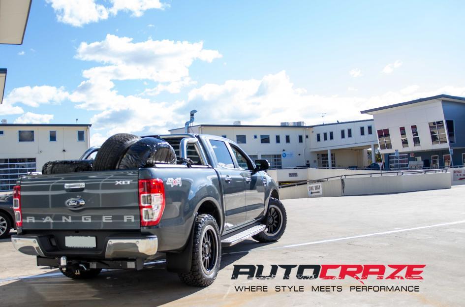 FORD-RANGER-TANAY-MATTE-BLACK-WITH-MATTE-GRAPHITE-LIP-EDGE