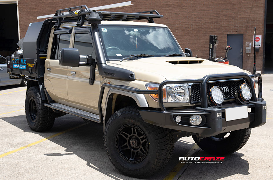 TOYOTA LANDCRUISER 70 SERIES KING KONG MATTE BLACK 