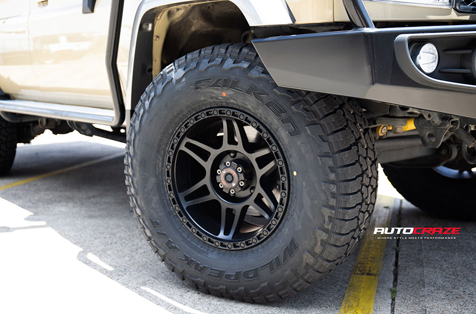 TOYOTA LANDCRUISER 70 SERIES KING KONG MATTE BLACK 