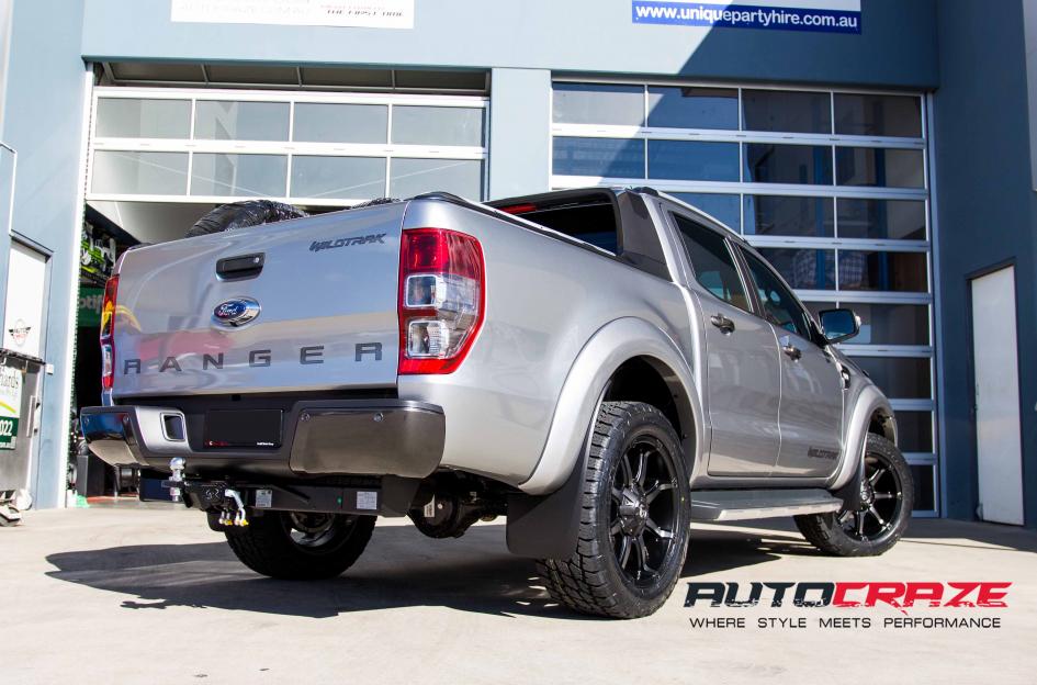 FORD RANGER COUPLER BLACK MACHINED WITH DARK TINT 4