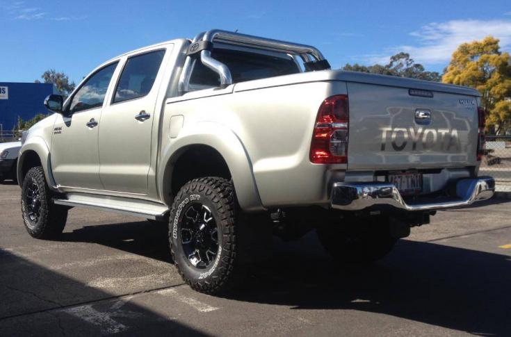 TOYOTA HILUX N70 4WD BLACKOUT MATTE BLACK MACHINED FACE