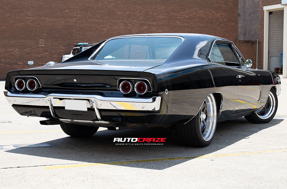 DODGE CHARGER AMERICAN RACING VN511 GLOSS BLACK DIAMOND CUT LIP
