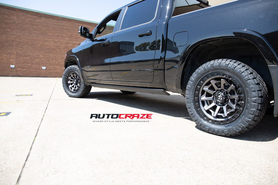DODGE RAM FUEL COVERT ANTHRACITE BLACK LIP