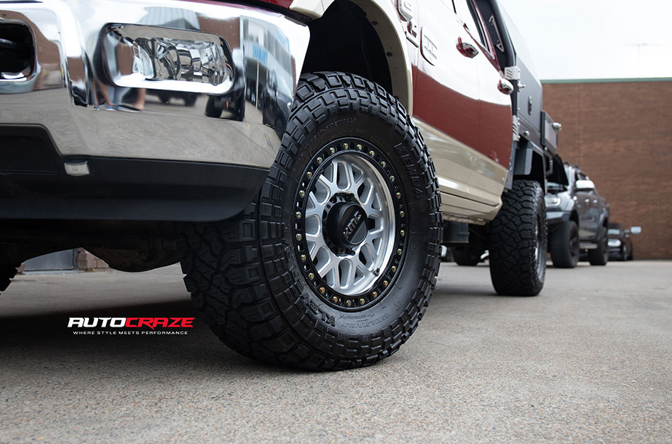 DODGE RAM 2500 KMC GRS MACHINED W/ SATIN BLACK LIP