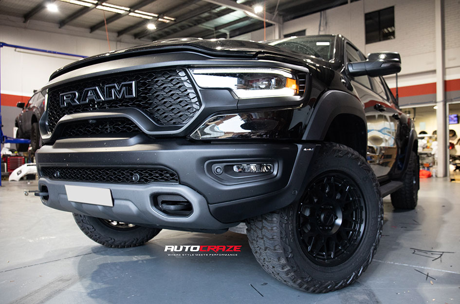 DODGE RAM KMC TECHNIC SATIN BLACK