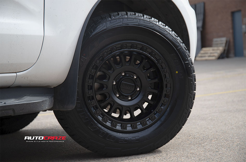 FORD EVEREST KMC IMS MATTE BLACK W/ GLOSS BLACK LIP