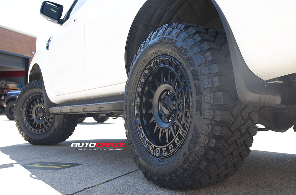 FORD EVEREST KMC IMS MATTE BLACK W/ GLOSS BLACK LIP