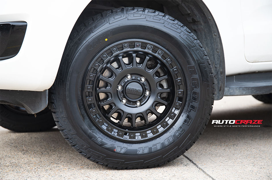 FORD EVEREST KMC IMS MATTE BLACK W/ GLOSS BLACK LIP