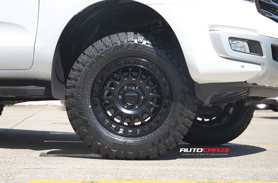 FORD EVEREST KMC IMS MATTE BLACK W/ GLOSS BLACK LIP