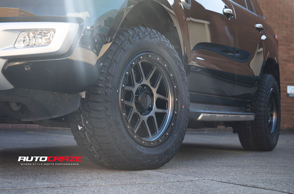 FORD EVEREST KMC MESA KM544 SATIN BLACK W/ GRAY TINT