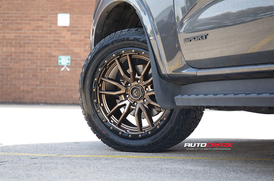 FORD EVEREST NEXT GEN FUEL REBEL 6 BRONZE W/ BLACK LIP