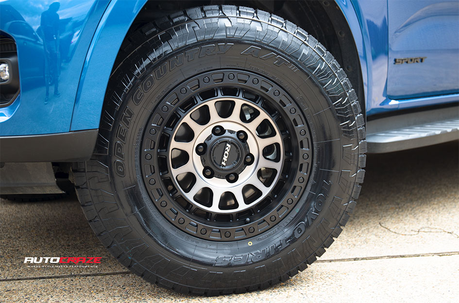 FORD EVEREST NEXT GEN ROH ASSAULT MATT BLACK WITH BLACK BOLTS AND GRAPHITE FACE