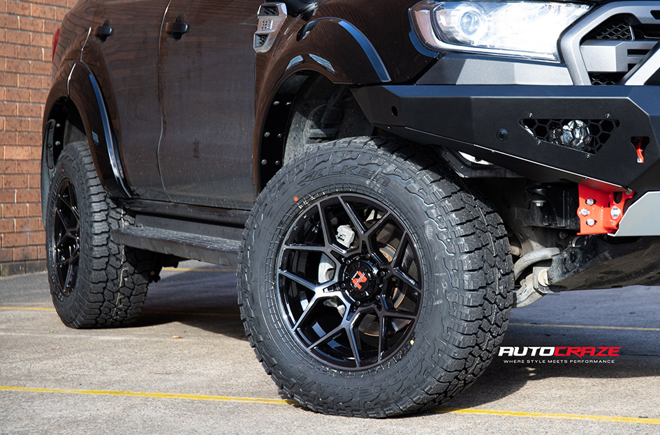 FORD EVEREST NOMAD SABBATH HYPER BLACK 